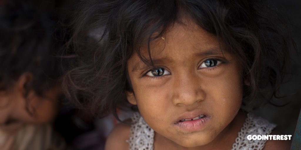 This little girl, along with thousands of other children, lives in the slums of Delhi. She–and the children like her–lack access to education, nutritious food and health care facilities, to name the least. They begin working at a very young age picking up trash or working for small workshops to earn wages to provide for themselves.